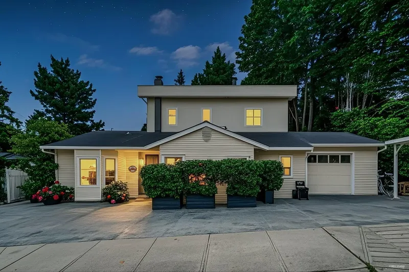 14104 MARINE DRIVE - photo 2 of 25