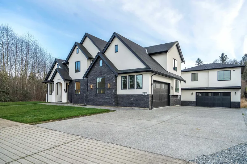 34054 HUNDERT CRESCENT - photo 1 of 25