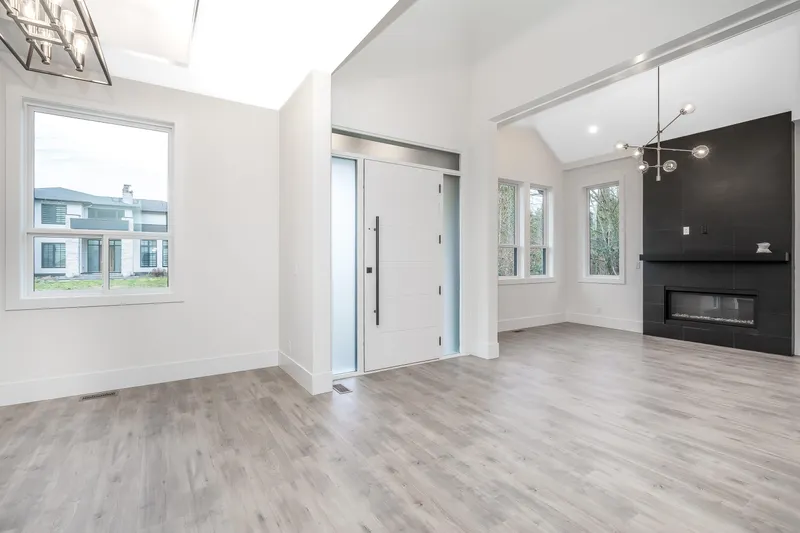 34054 HUNDERT CRESCENT - photo 4 of 25