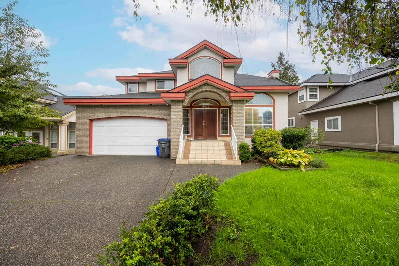 11028 162A STREET - photo 1 of 25