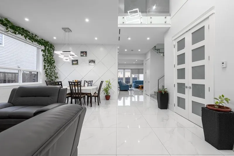 13306 90 AVENUE - photo 2 of 25