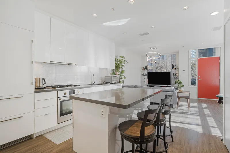 21 7338 GOLLNER AVENUE - photo 3 of 13