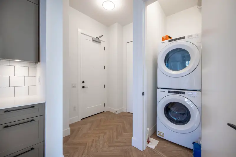 405 13933 105 BOULEVARD - photo 4 of 25