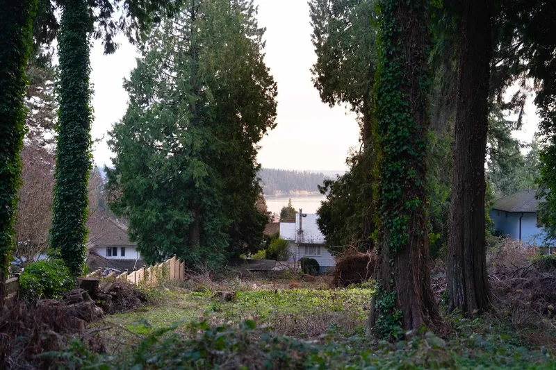 1372 OTTAWA AVENUE - photo 2 of 25