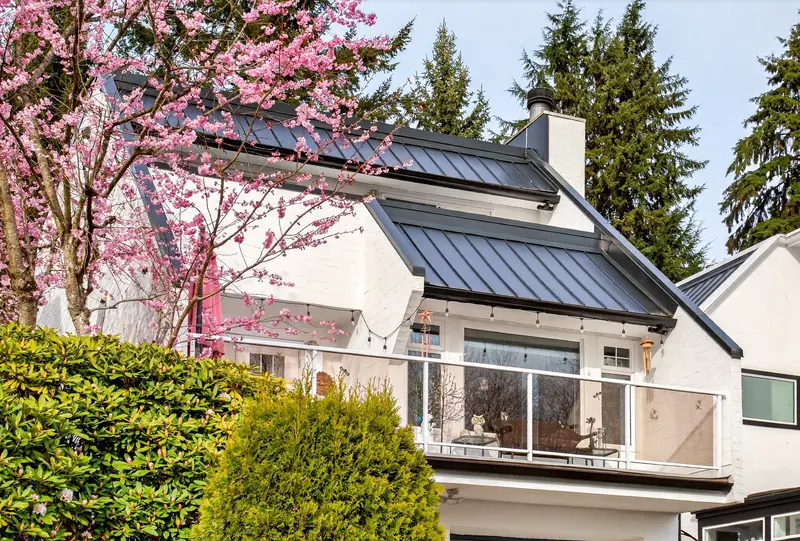 481 SAN REMO DRIVE - photo 3 of 25