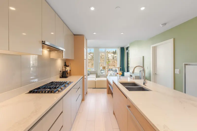 411 3538 SAWMILL CRESCENT - photo 3 of 25