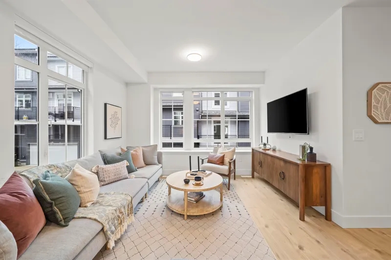 47 16355 21 AVENUE - photo 4 of 25