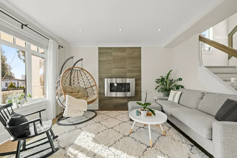 244 E 18TH STREET - photo 3 of 25