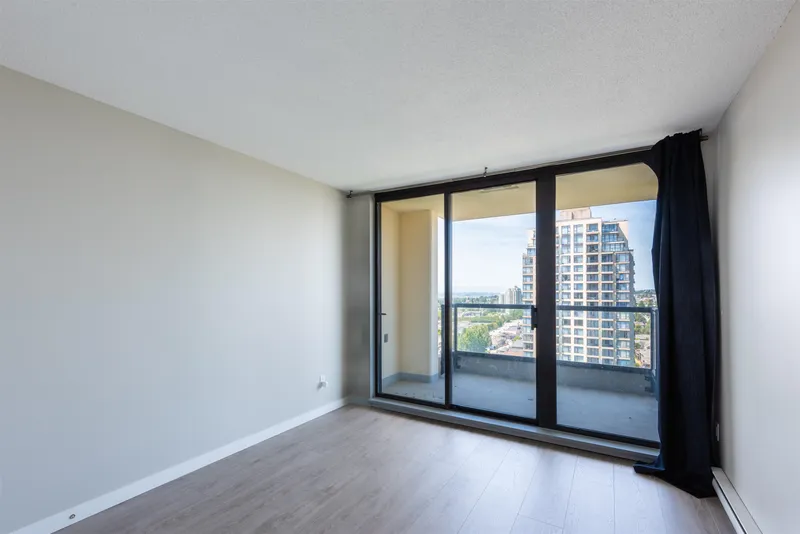 2502 7063 HALL AVENUE - photo 4 of 21