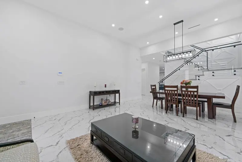 10626 124A STREET - photo 2 of 9