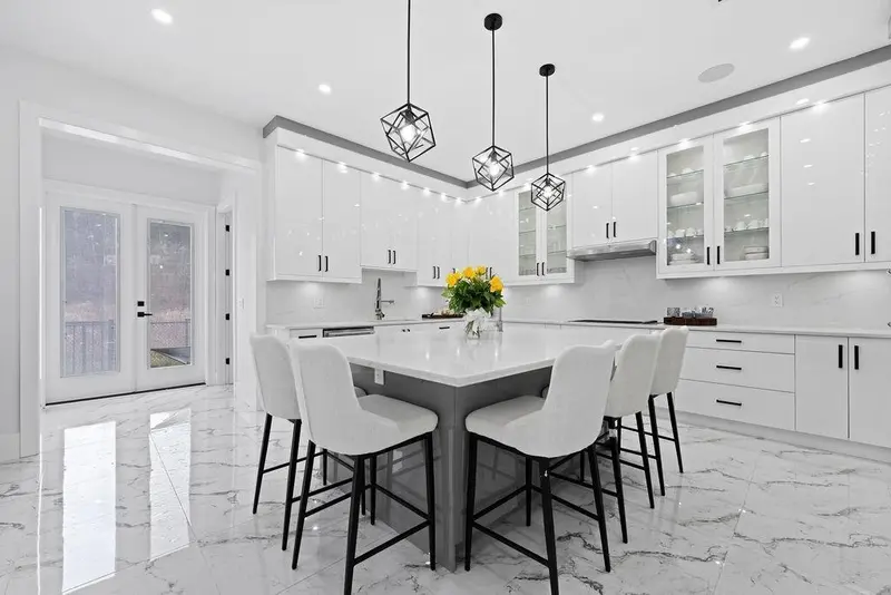 10626 124A STREET - photo 4 of 9