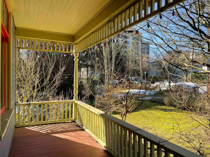 510 THIRD AVENUE - photo 2 of 5