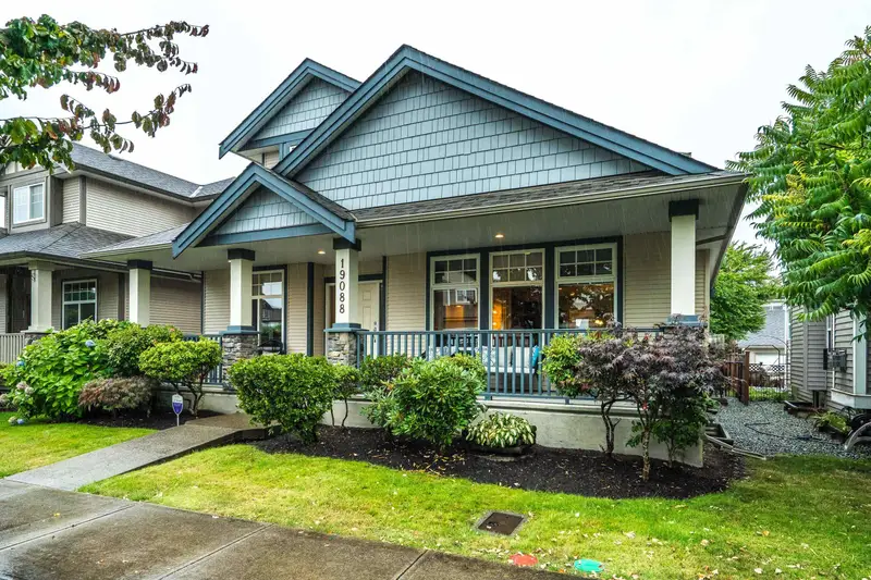 19088 68A AVENUE - photo 2 of 25