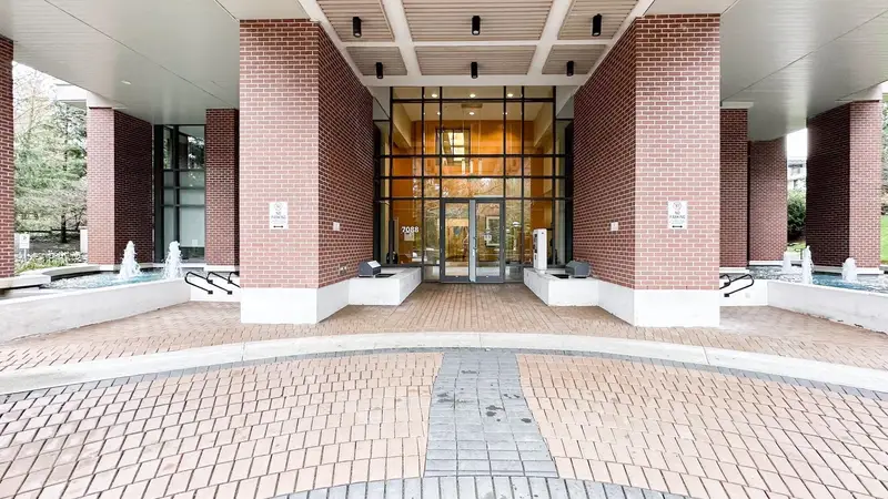 909 7088 18TH AVENUE - photo 3 of 25