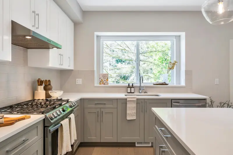 124 1833 165A STREET - photo 2 of 16