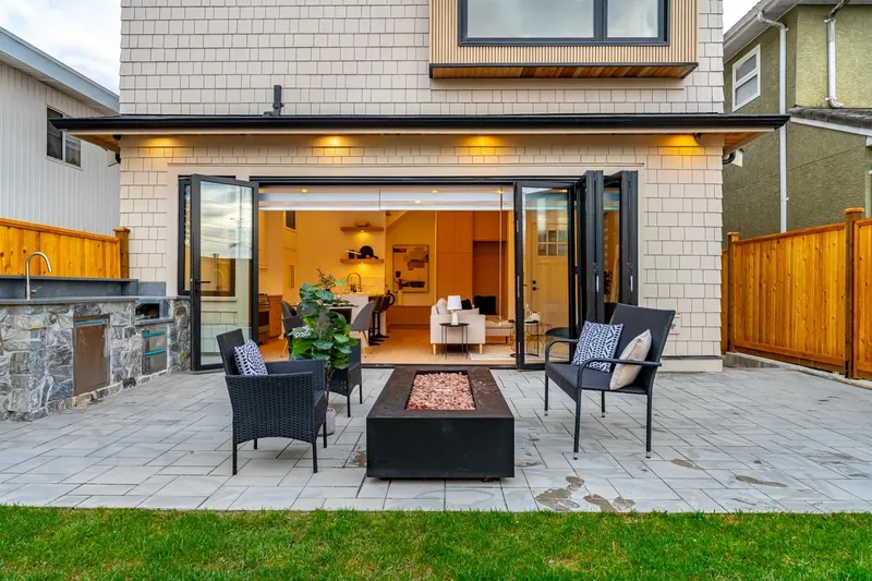 2 5355 INVERNESS STREET - photo 4 of 19