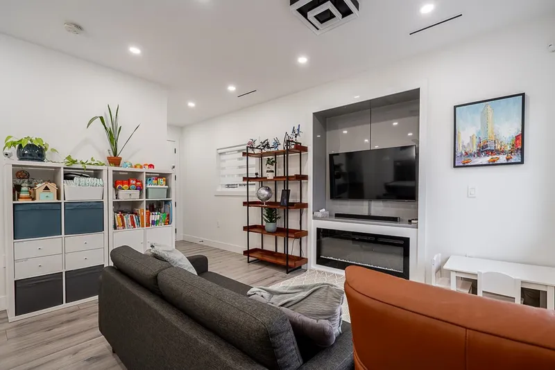 #2 4675 CANADA WAY - photo 4 of 25