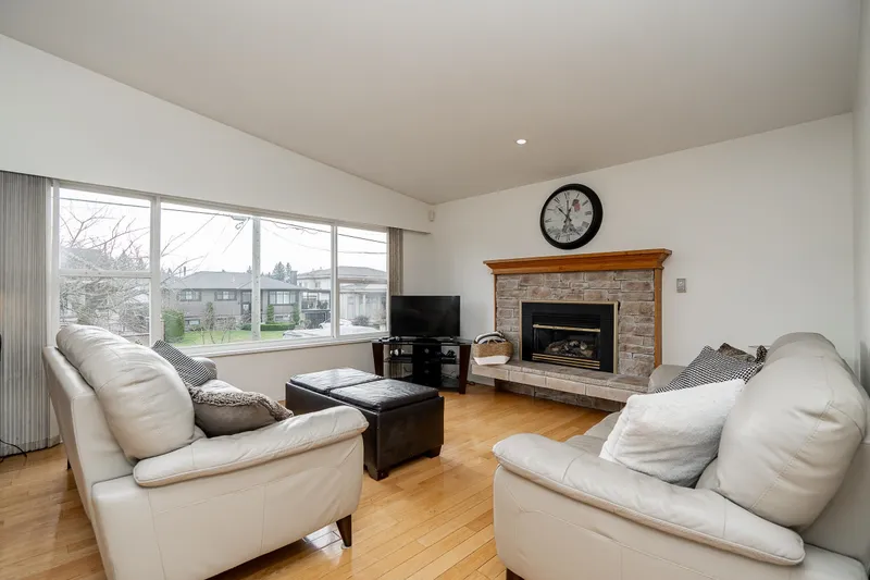 1415 CORNELL AVENUE - photo 3 of 25