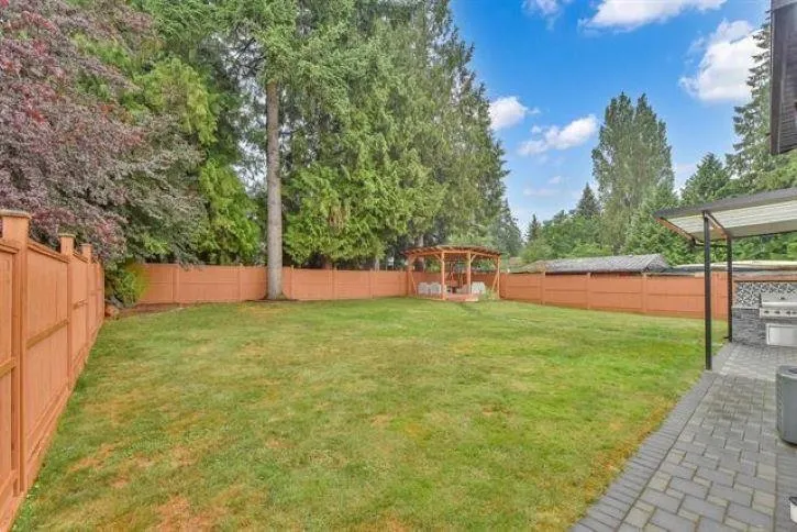 10266 126 STREET - photo 2 of 25