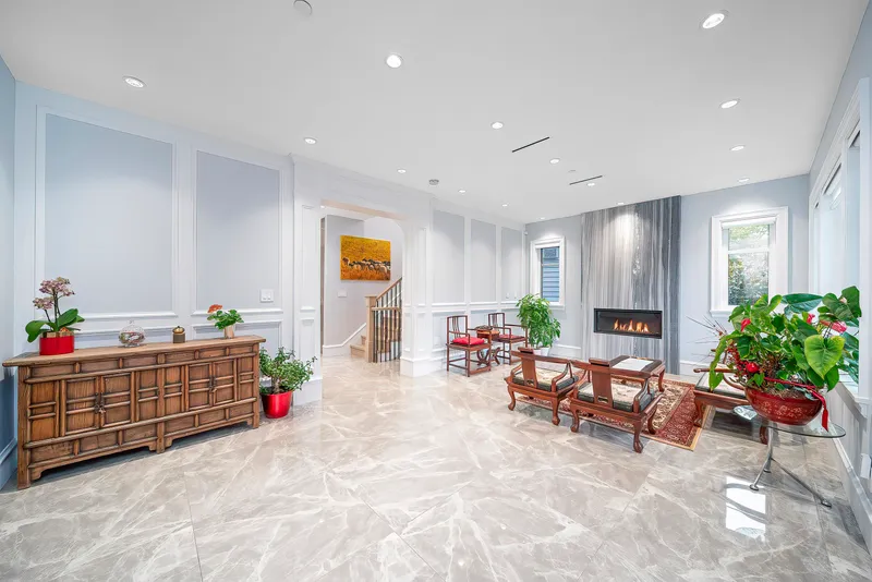 1 4085 W 41ST AVENUE - photo 3 of 25