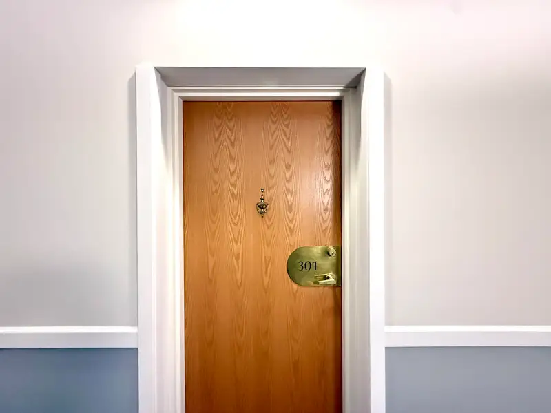 301 15300 17 AVENUE - photo 3 of 25