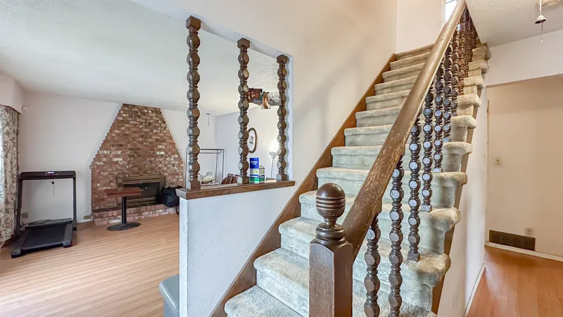 9660 FRANCIS ROAD - photo 4 of 25