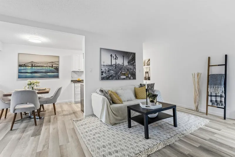 104 425 ASH STREET - photo 3 of 20