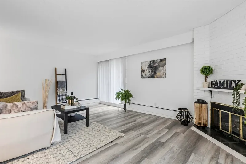 104 425 ASH STREET - photo 4 of 20