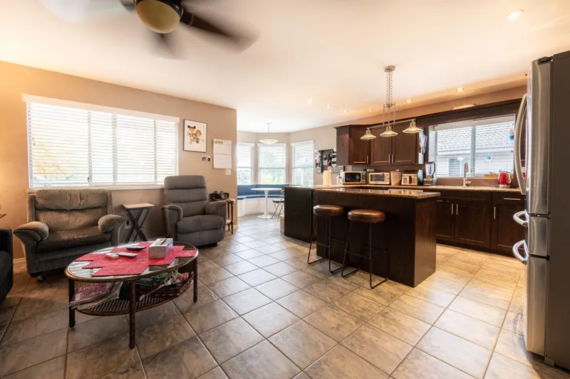 102 VISCOUNT PLACE - photo 3 of 25