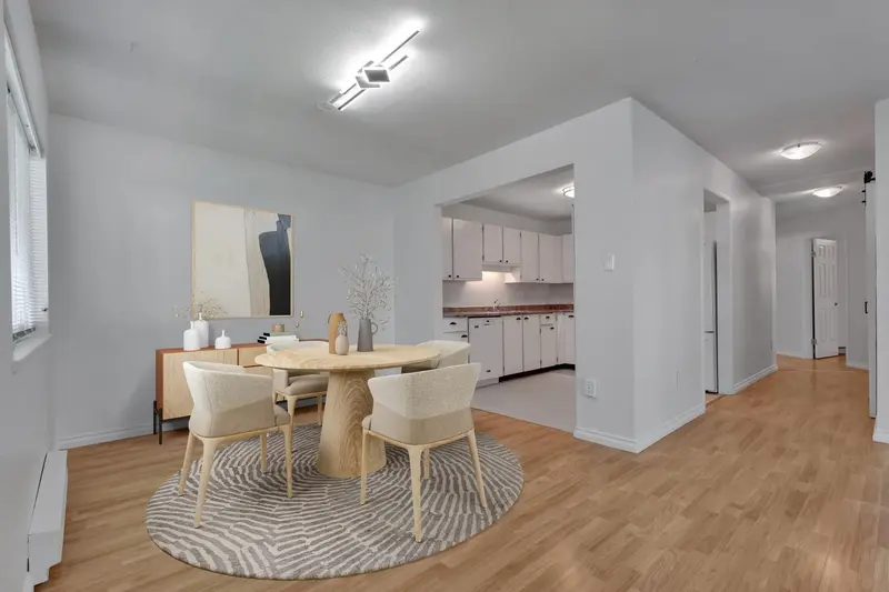 103 22241 SELKIRK AVENUE - photo 4 of 25