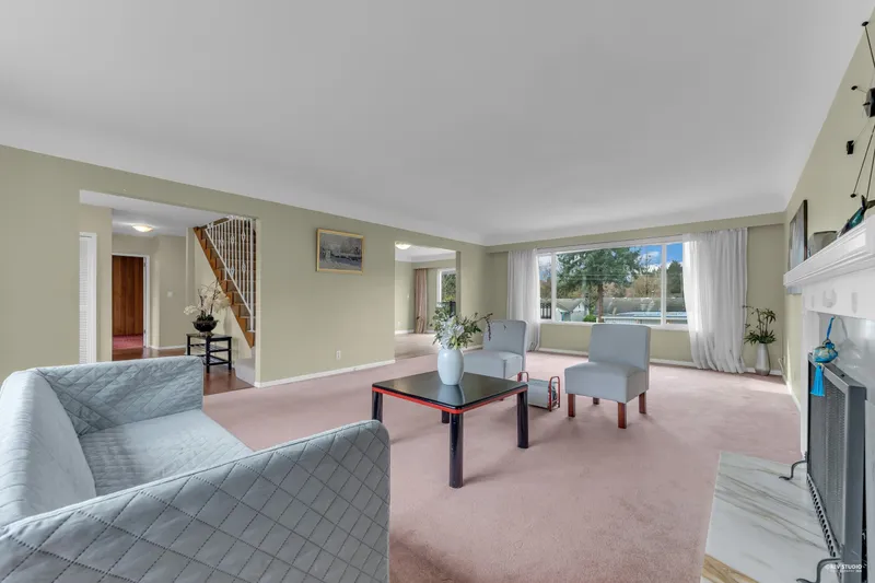 4425 MAPLE STREET - photo 2 of 25