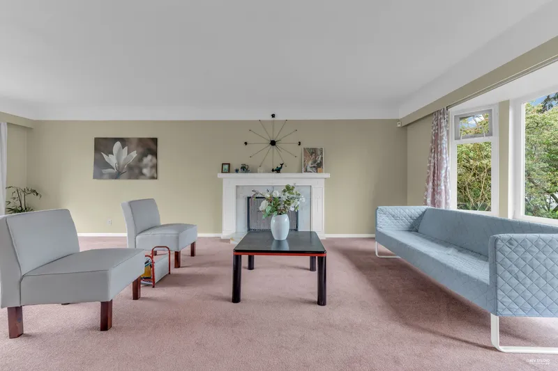 4425 MAPLE STREET - photo 3 of 25