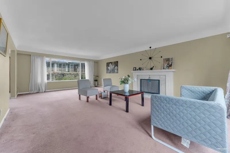 4425 MAPLE STREET - photo 4 of 25