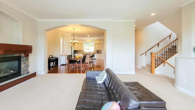 11382 154A STREET - photo 4 of 25