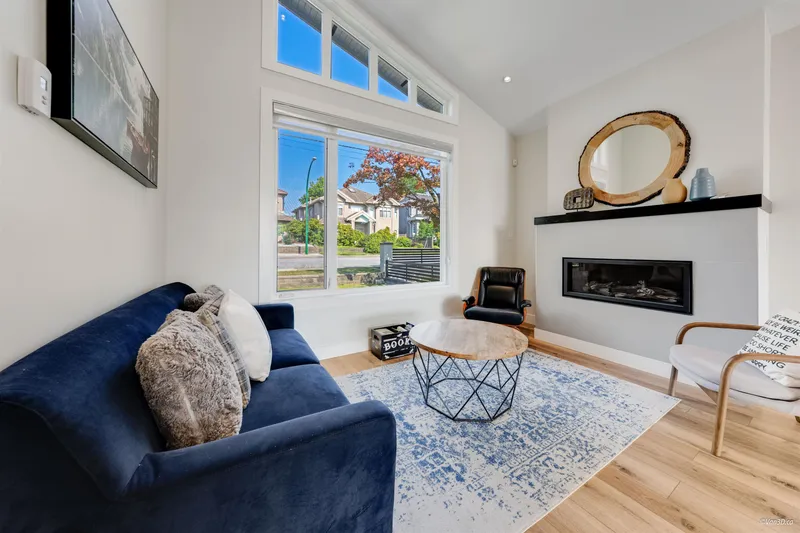 8008 13TH AVENUE - photo 4 of 25