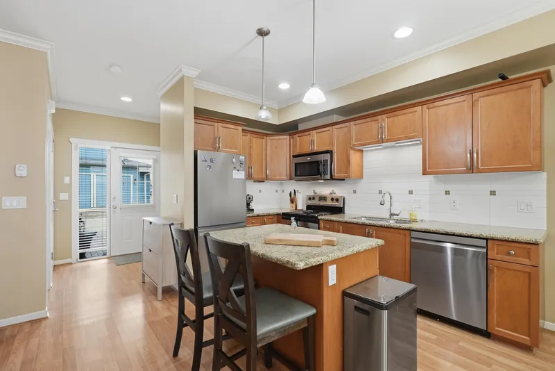 7 4910 CENTRAL AVENUE - photo 1 of 23