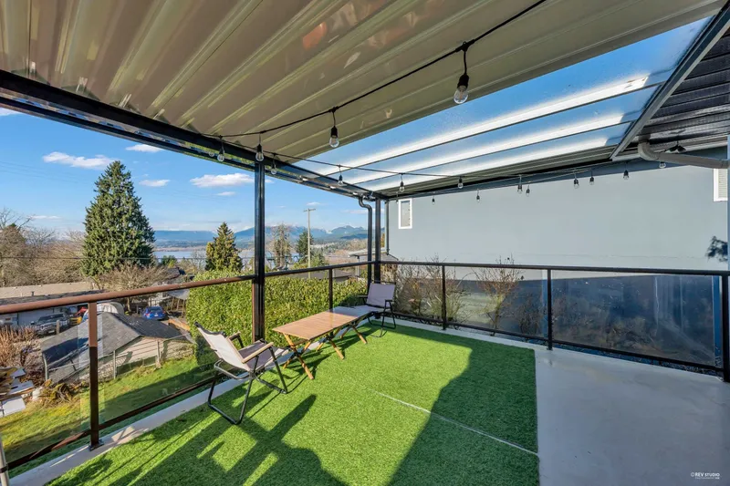 7247 BARNET ROAD - photo 2 of 25