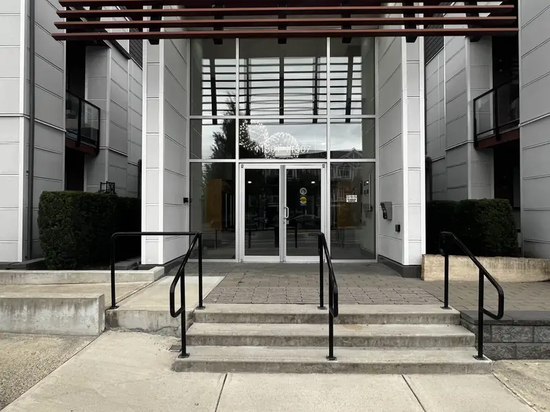 113 11501 84 AVENUE - photo 1 of 25