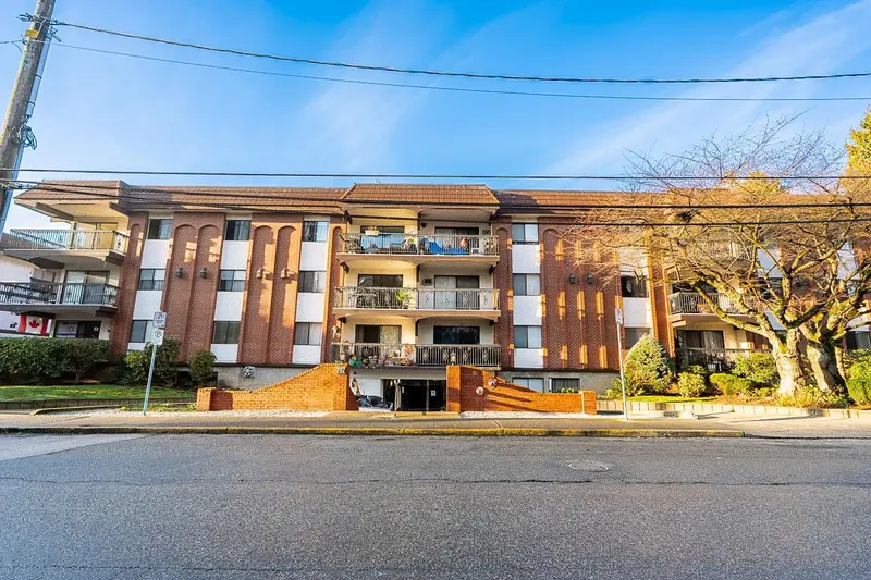 104 707 HAMILTON STREET - photo 2 of 24