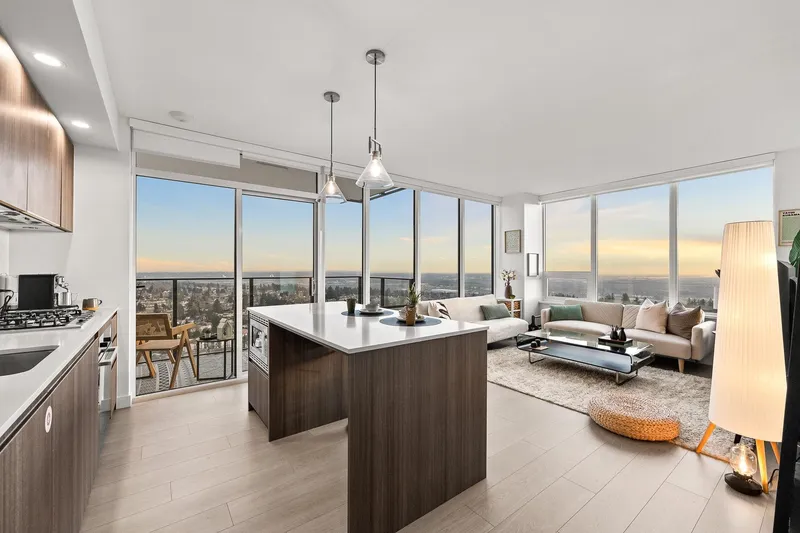 2404 6537 TELFORD AVENUE - photo 4 of 25