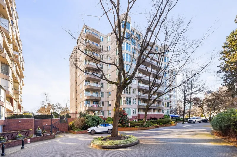 404 522 MOBERLY ROAD - photo 2 of 25