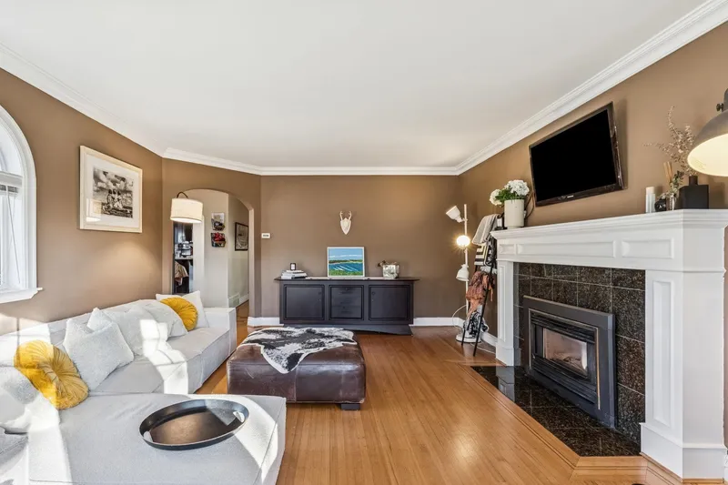 2819 W 13TH AVENUE - photo 3 of 25