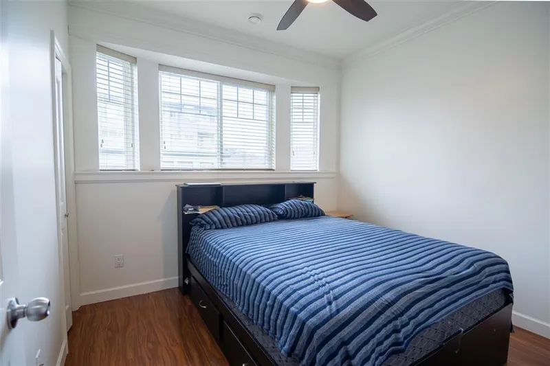 728 E 49TH AVENUE - photo 4 of 21