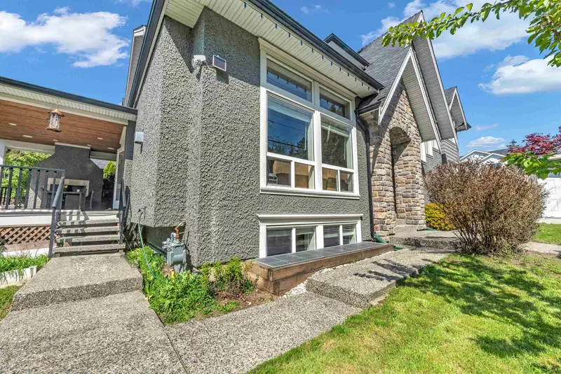 16329 8 AVENUE - photo 2 of 25