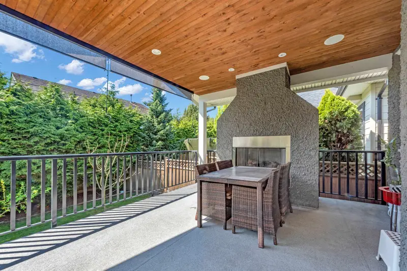 16329 8 AVENUE - photo 4 of 25