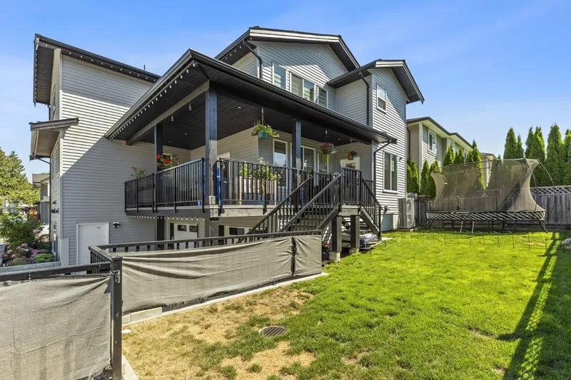 20388 WICKLUND AVENUE - photo 4 of 25