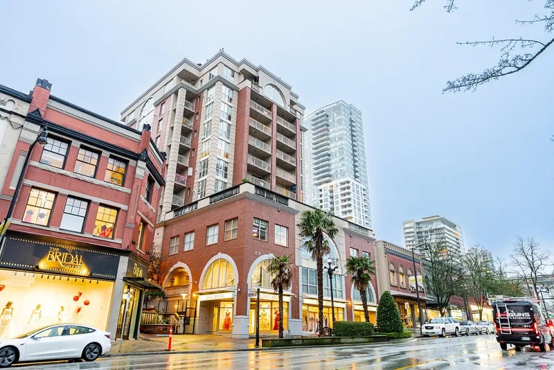 706 680 CLARKSON STREET - photo 1 of 25