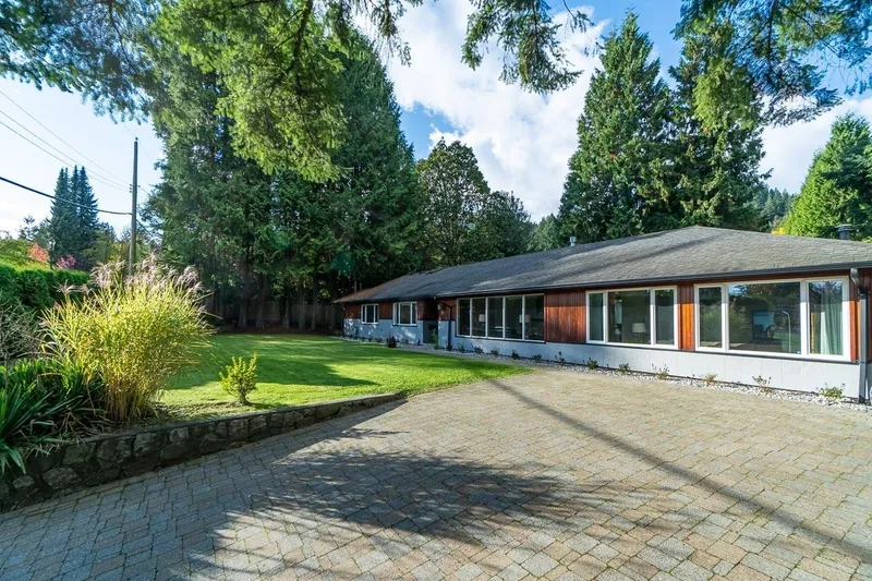 81 MORVEN DRIVE - photo 2 of 25