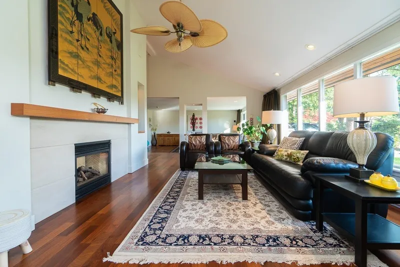 81 MORVEN DRIVE - photo 4 of 25