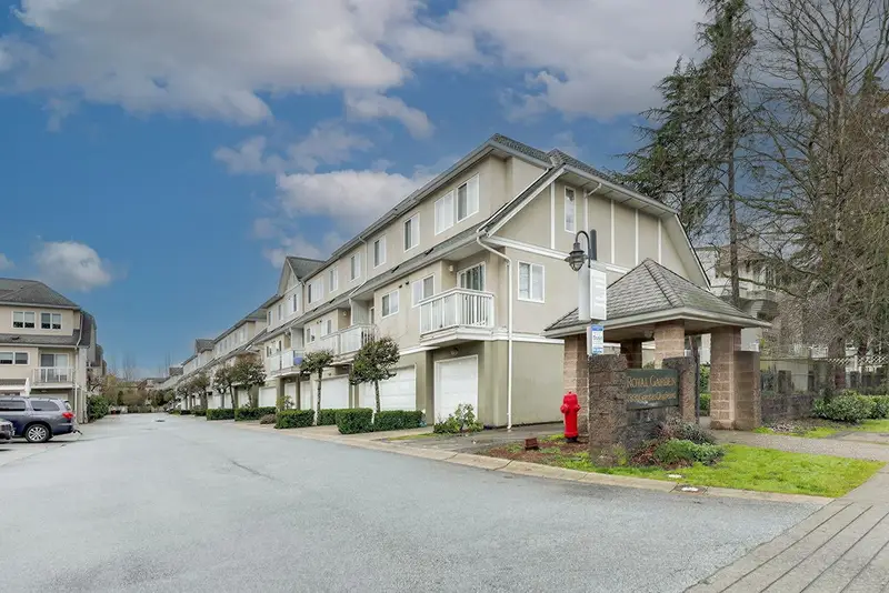 14 7831 GARDEN CITY ROAD - photo 1 of 25